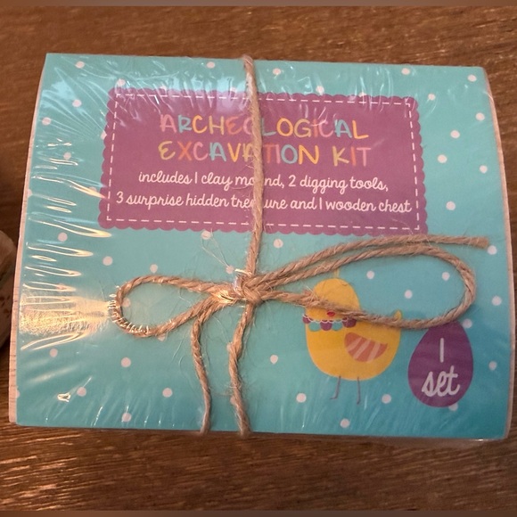 Set of 2: Archeology Excavation Kits (Toy) - perfect for Easter baskets, etc - Picture 6 of 7